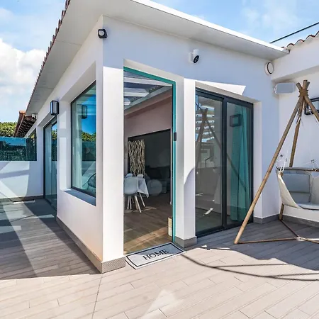La Casa Blanca A Smart And Sunny,3 Bedrooms House *