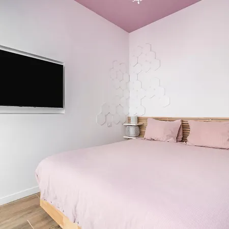 La Casa Blanca A Smart And Sunny,3 Bedrooms House *