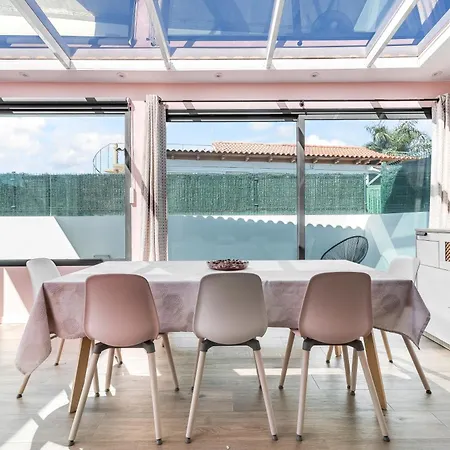 La Casa Blanca A Smart And Sunny,3 Bedrooms House
